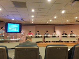 ゲストを招いて座談会 ゲストを招いて座談会